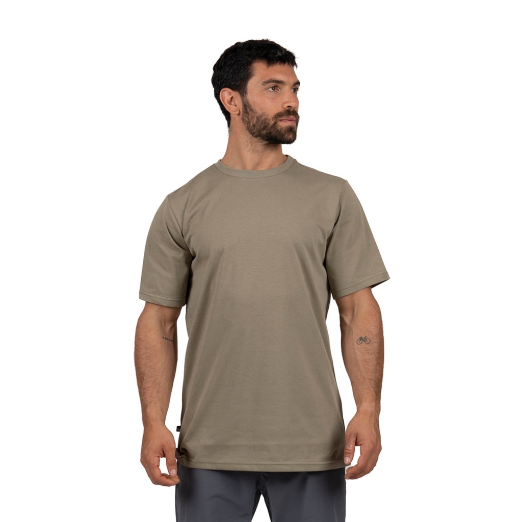 Polera Hombre Manga Corta Nepal Lhotse (estudio)